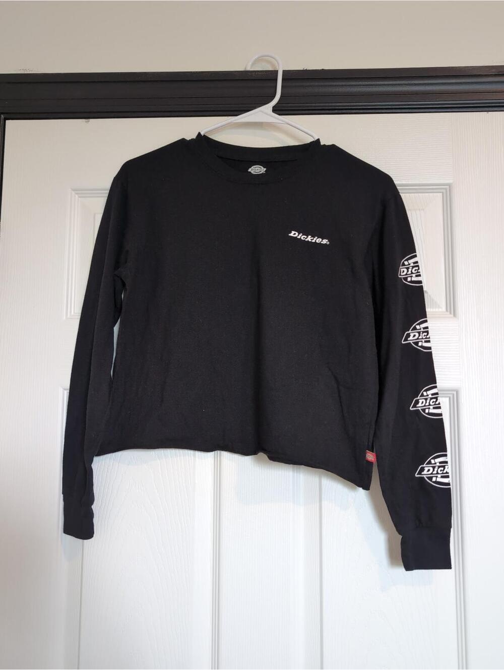 Small dickies black long sleeve cropped y2k top